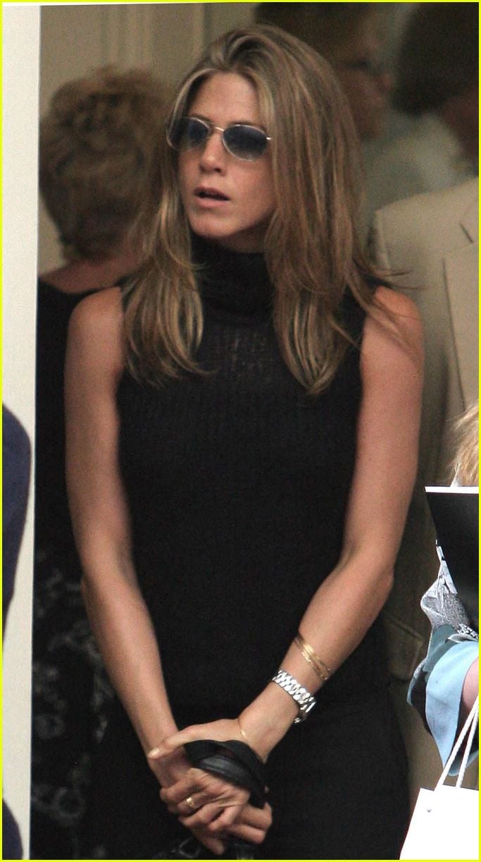 Full Sized Photo of jennifer aniston sunglasses14 Photo 211291 Just Jared