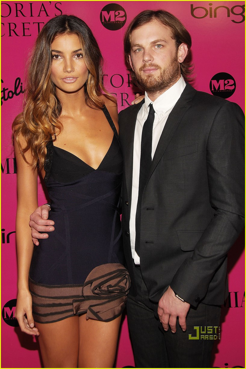 Lily Aldridge Caleb Followill Pink Carpet Pair Photo 2372701