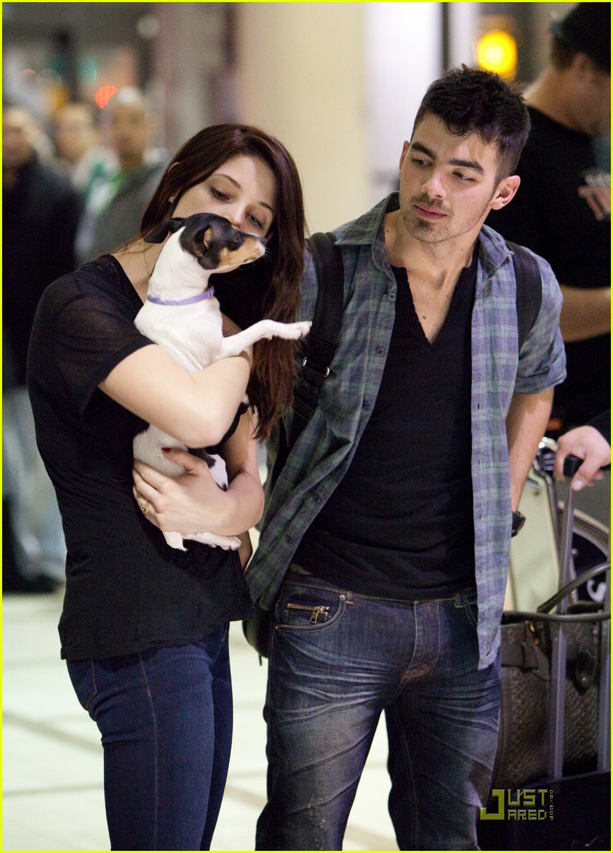 Joe Jonas couple