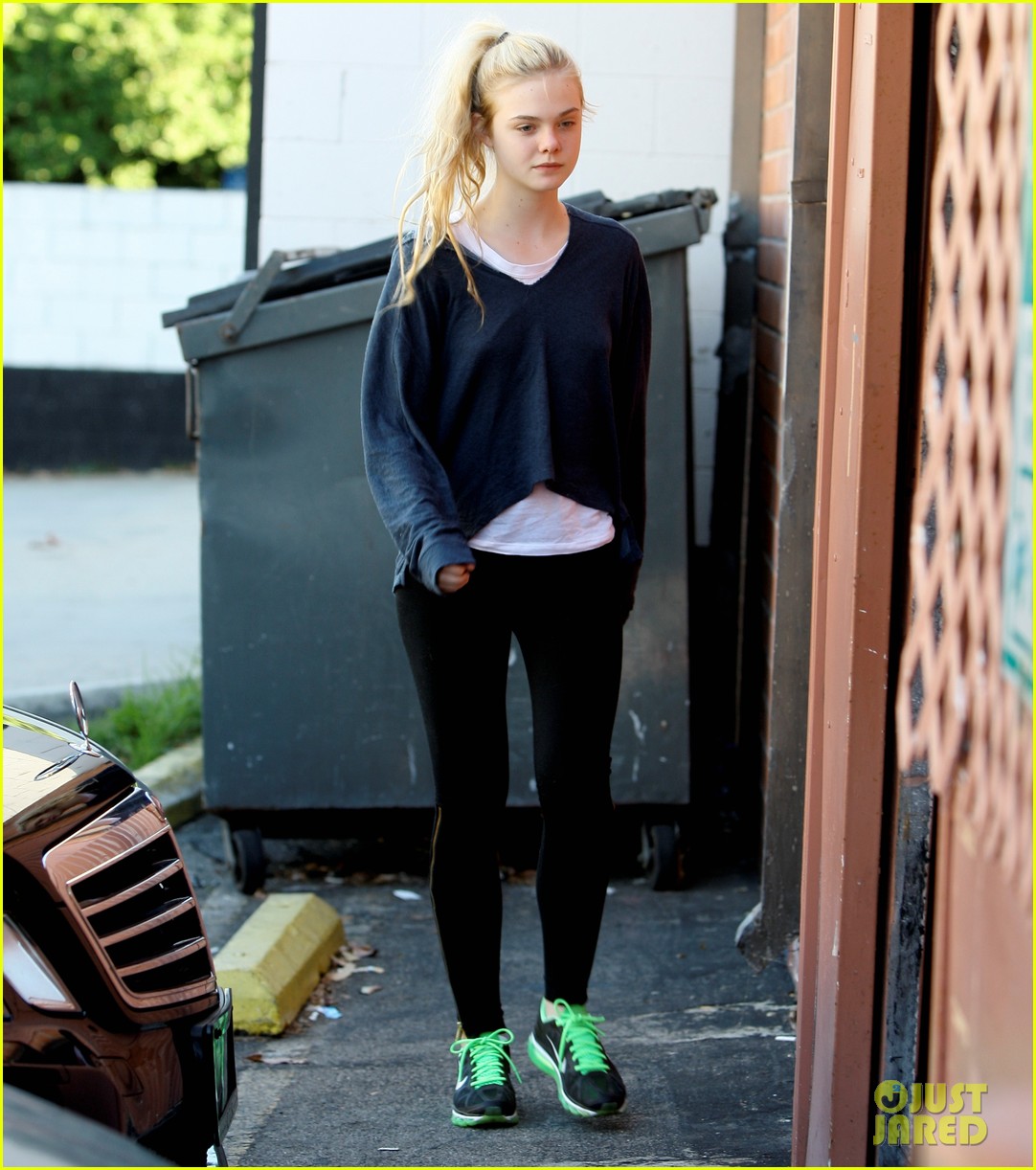 elle fanning dance studio 01