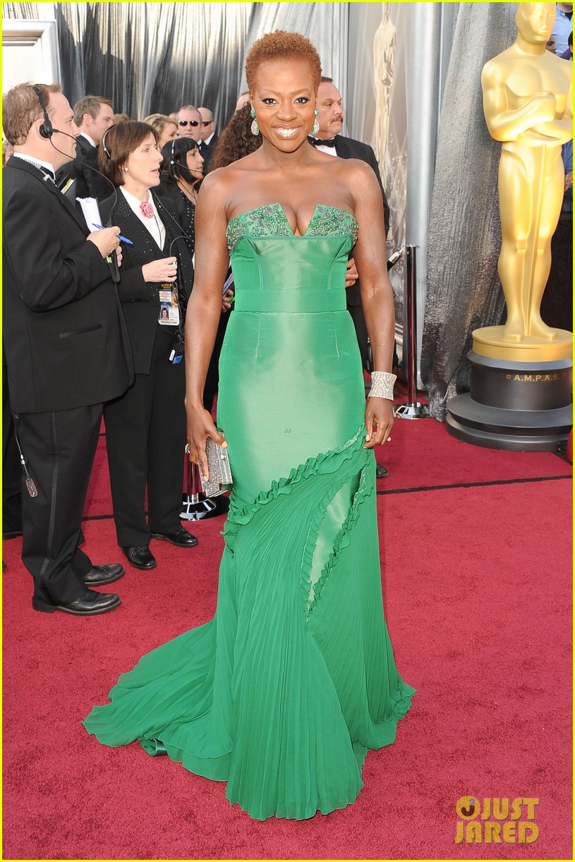 Viola Davis Oscars 2012 Red Carpet Photo 2633455 2012 Oscars