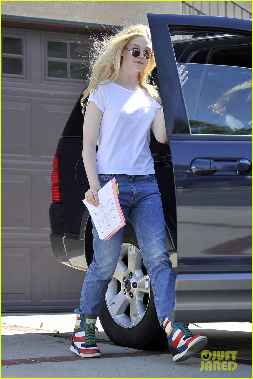 dakota elle fanning california gals 04