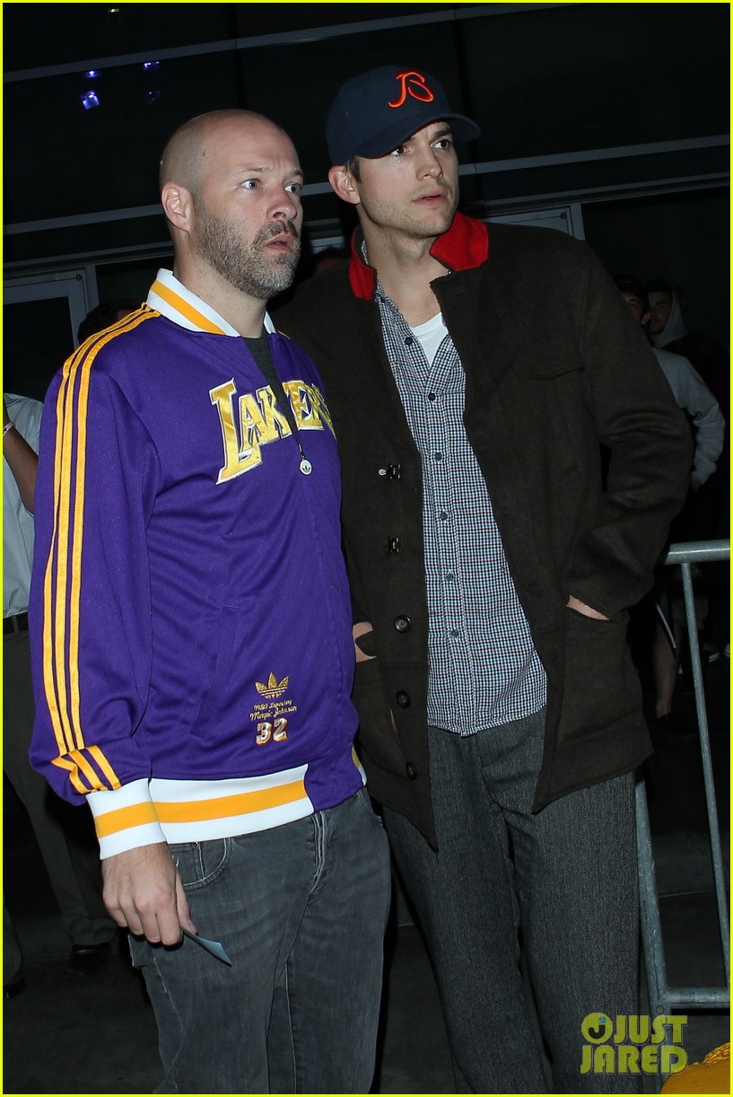 josh gad ashton kutcher will blow people away as steve jobs 06