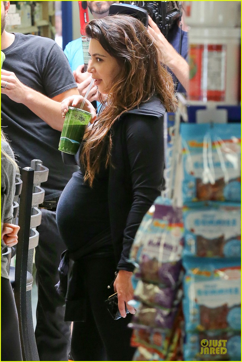 pregnant kim kardashian natural glow at the vitamin barns photo 2889477 brandon jenner kim kardashian kim kardashian pregnant leah felder pregnant celebrities pictures just jared