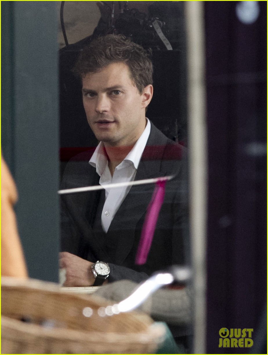jamie dornan filming fifty shades of grey first photos on set 09