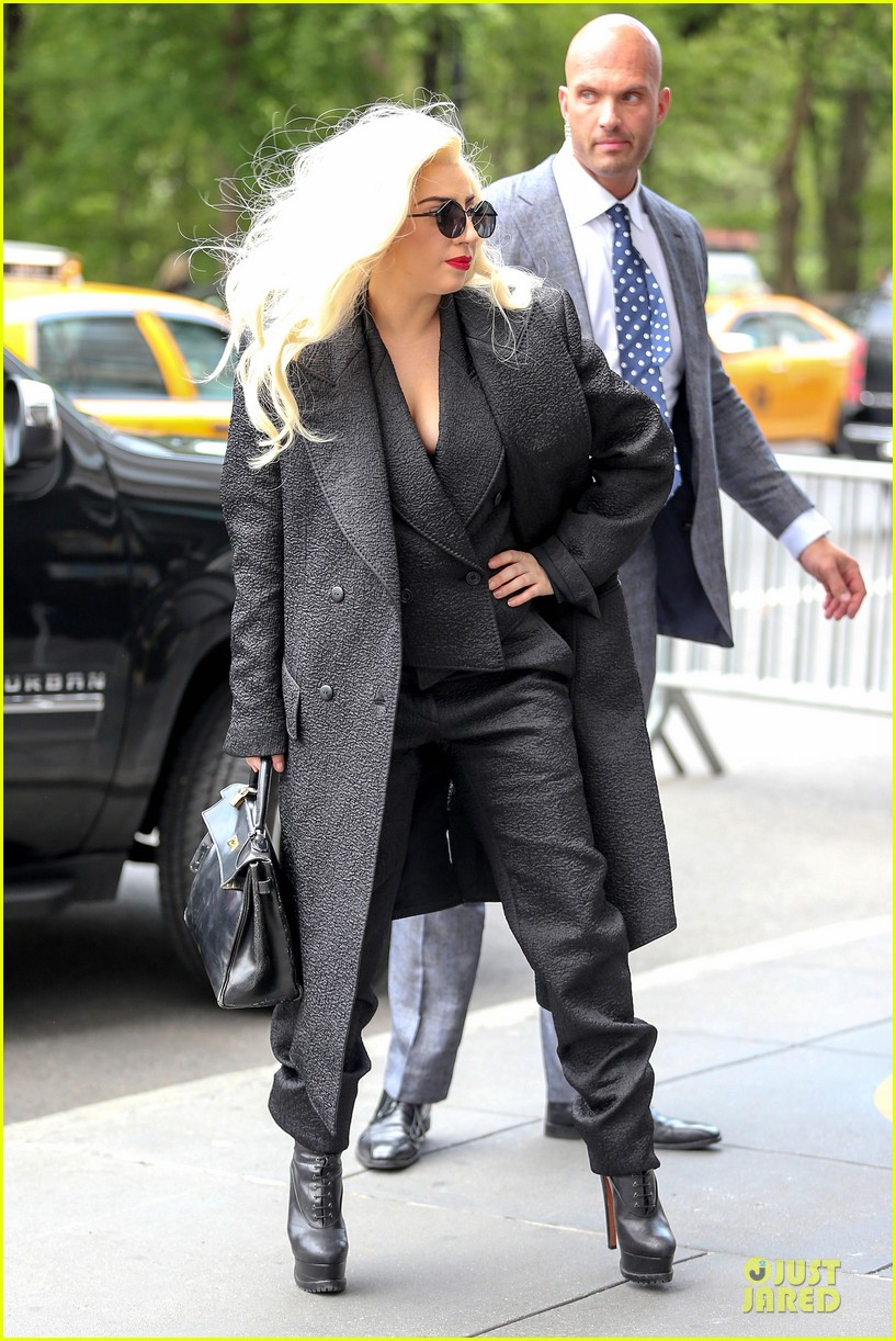 lady-gaga-finds-it-uncool-to-lip-sync-09