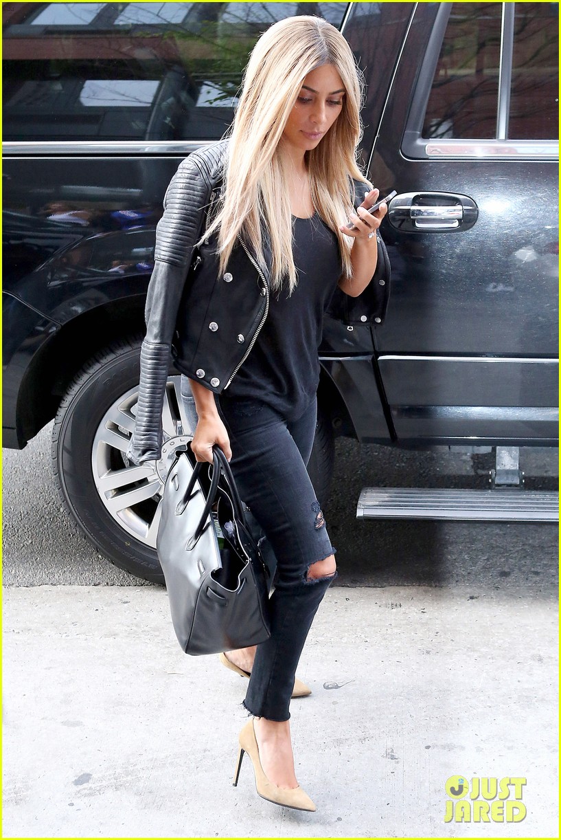 Kim Kardashian Steps Out With New Blonde Hair See The Pics