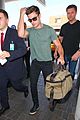 zac efron muscles cant be ignored at lax airport 14