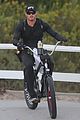 kellan lutz bikes to pilates class dinner 07