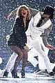 taylor swift brit awards 2015 performance 02