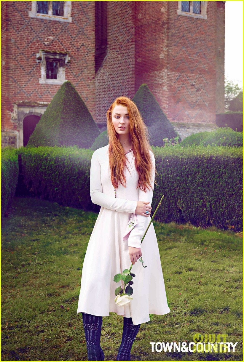 sophie turner town country feb cover 02