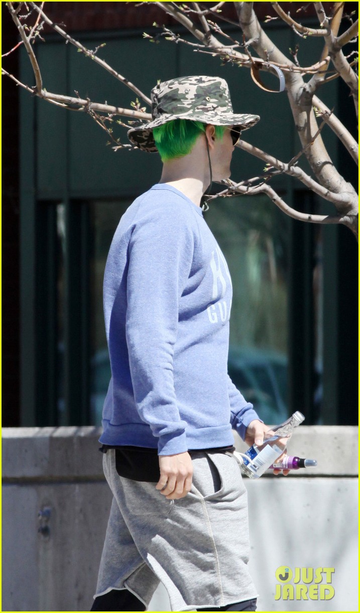 jared leto spotted with green suicide squad hair in toronto 04