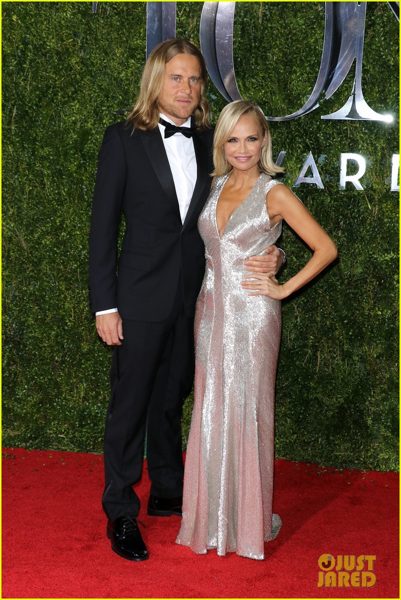 Kristin Chenoweth Brings New Boyfriend Andrew Pruett to