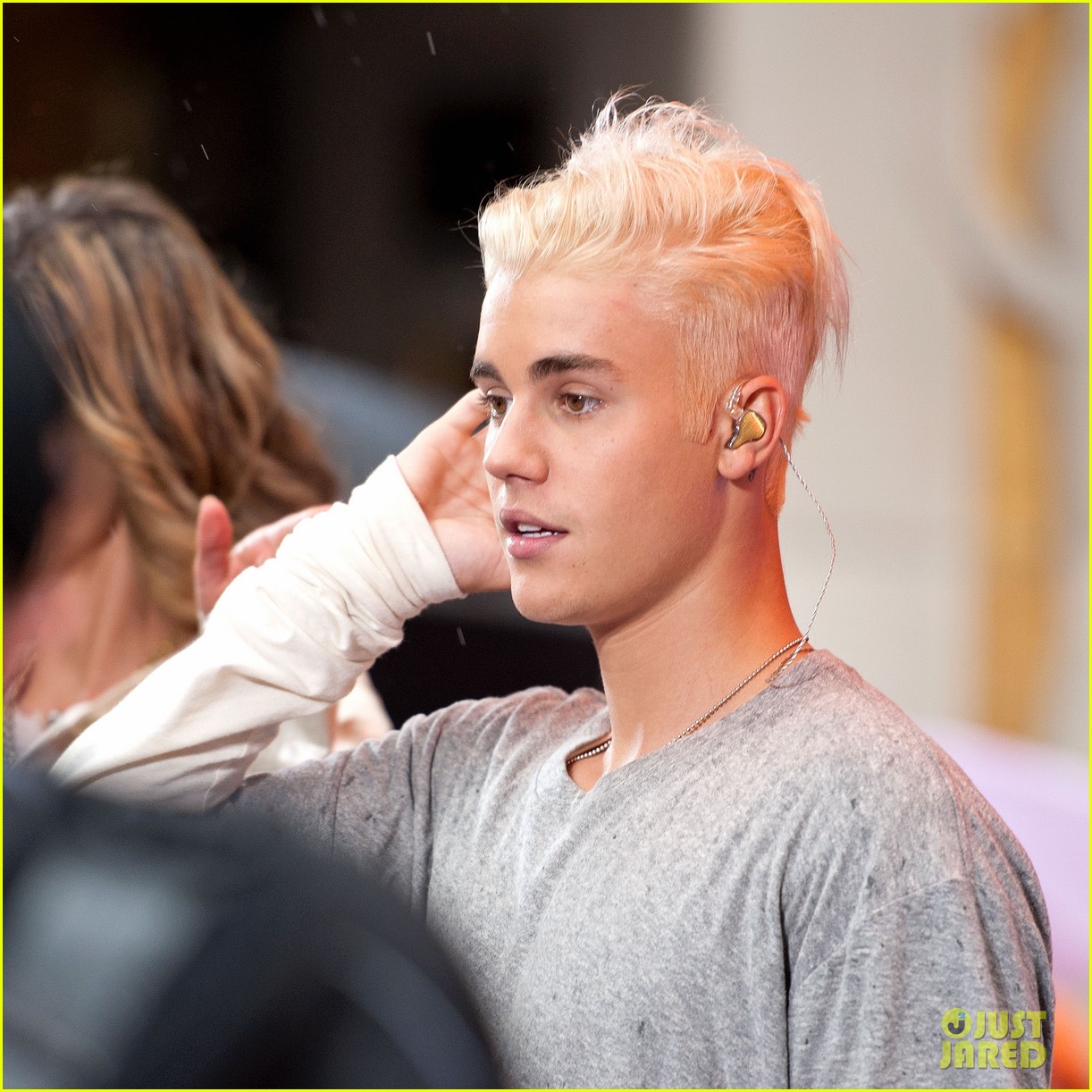 Justin Bieber Debuts Platinum Blonde Hair At Today Show Videos