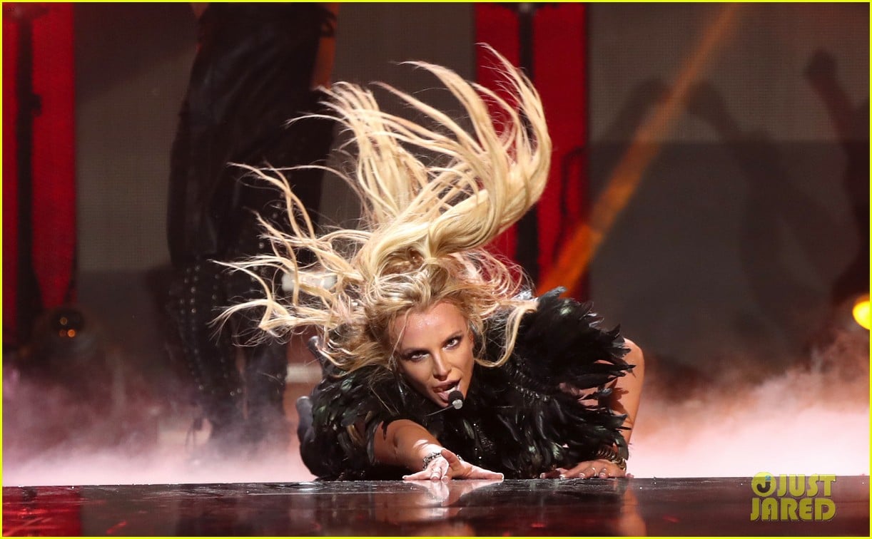 britney-spears-slays-on-stage-at-iheart-