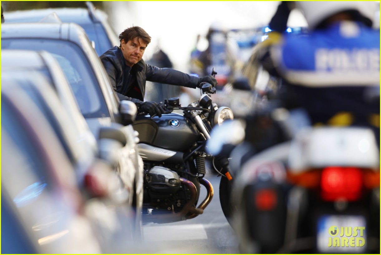 tom cruise motorcycle mission impossible 6 063884718