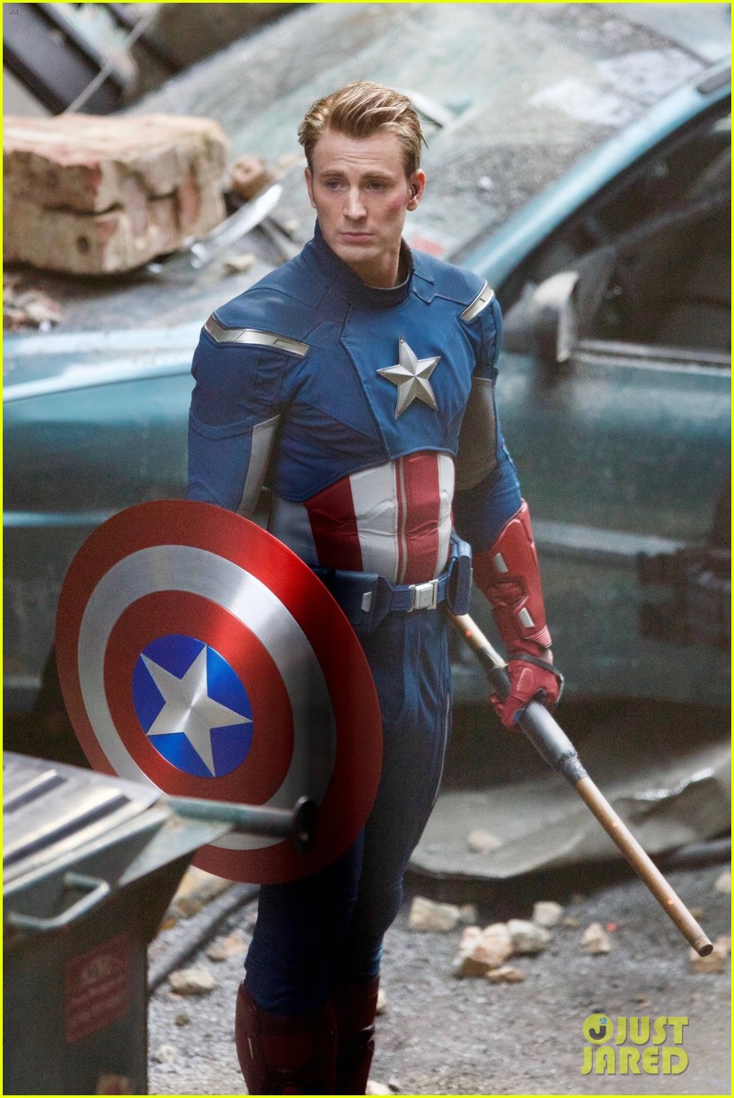 chris-evans-clean-shaven-throwback-captain-america-suit-01.jpg