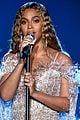 beyonce jay z hit the stage at city of hopes spirit of life gala 01
