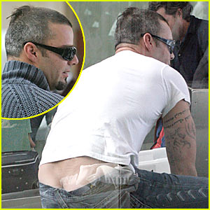  Male Celebrities on Ricky Martin Shakes His Bare Bon Bon   Ricky Martin   Just Jared
