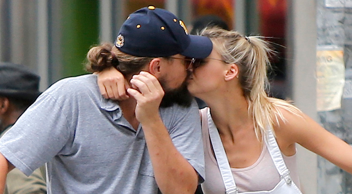 Leonardo DiCaprio Kisses New Girlfriend Kelly Rohrbach During Romantic Bike Ride ...