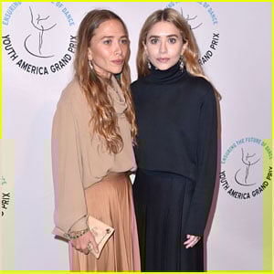 Mary-Kate & Ashley Olsen Make Rare Red Carpet Appearance Together!