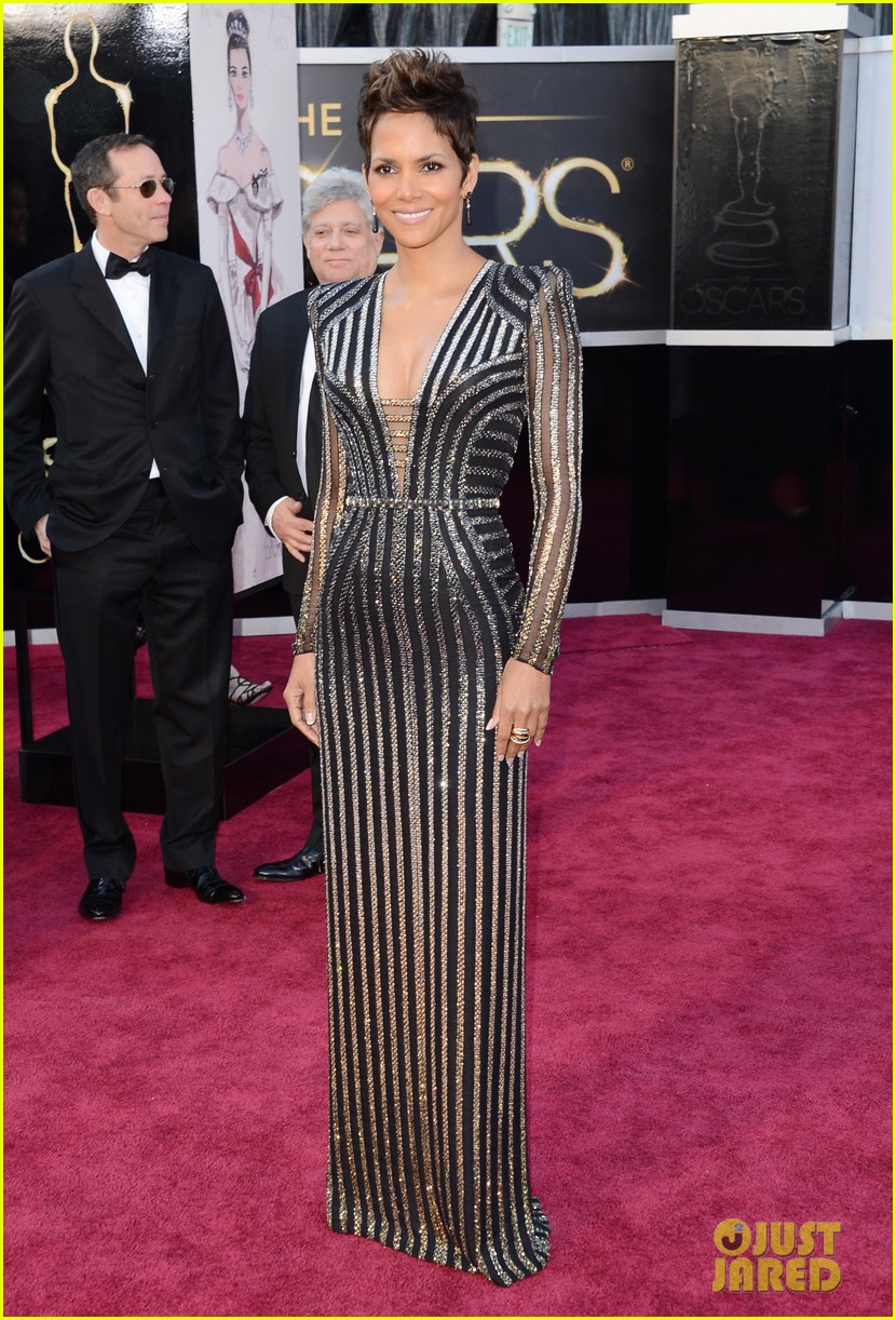 Halle Berry - Oscars 2013 Red Carpet: Photo 2819168 | 2013 Oscars ...